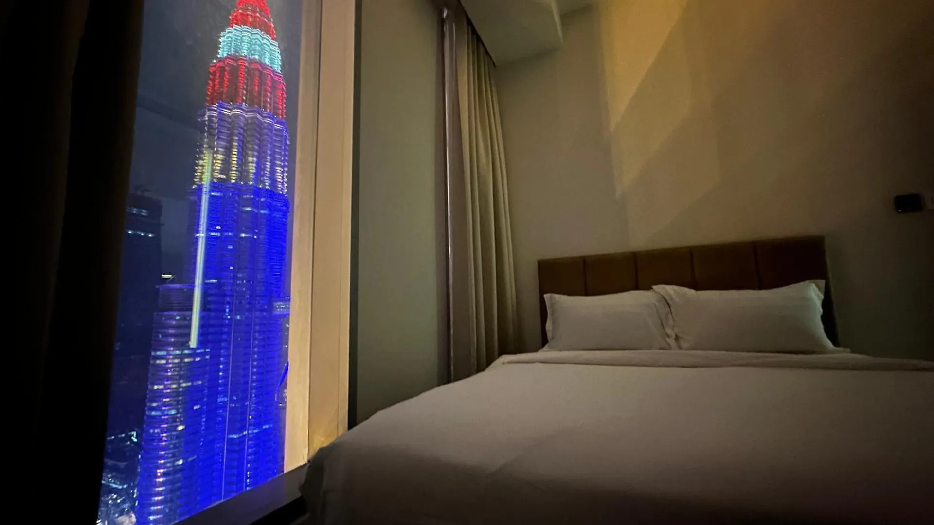 Tropicana Residence Klcc @ Roof Top Swimming Pool Kuala Lumpur 0*,  Malaysia